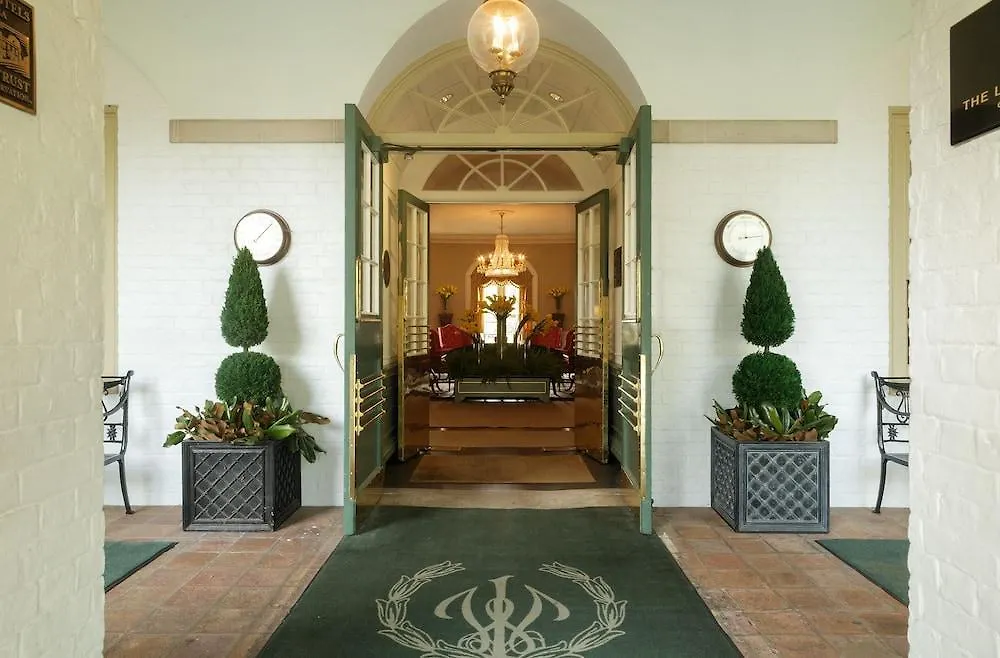 Williamsburg Inn, An Official Colonial Williamsburg Hotel
